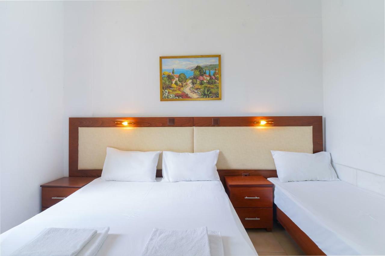 Chrissafis Hotel Panagia  Buitenkant foto